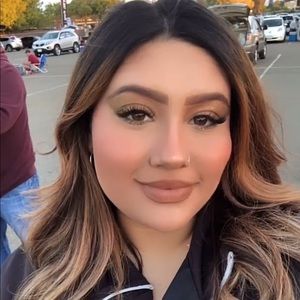 Meet your Posher, Juliana